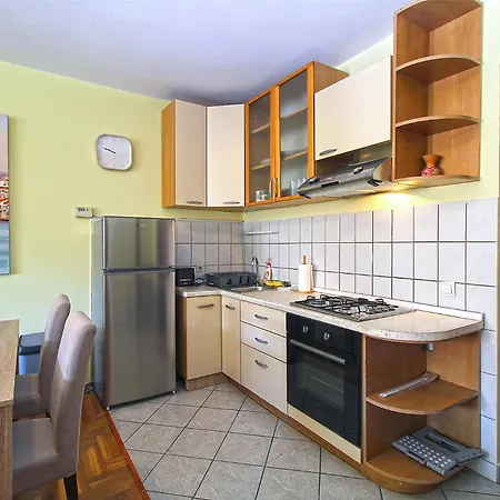 Jadranka 2400 דירה *