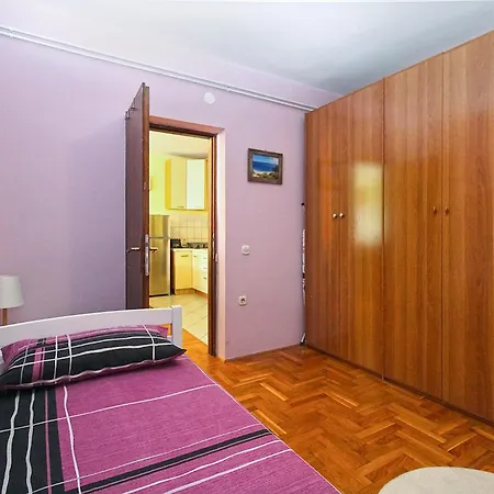 Apartman Jadranka 2400 *
