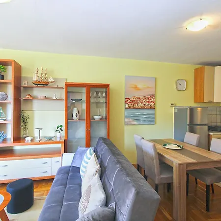 Jadranka 2400 Apartman Pula